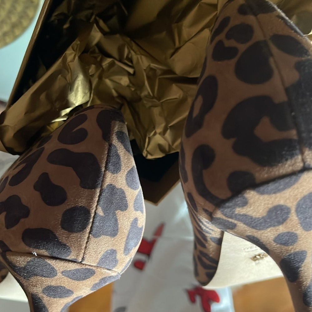 Start Whitman size 9 leopard print accident excellent shoes, great condition. - Picture 8 of 8